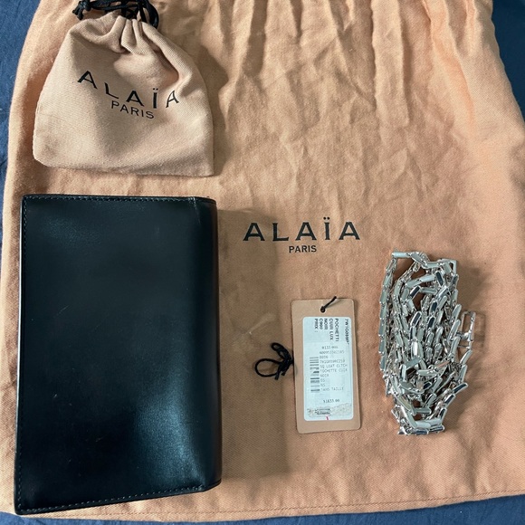 COPY - Alaia black leather bag with silver strap - Picture 4 of 10